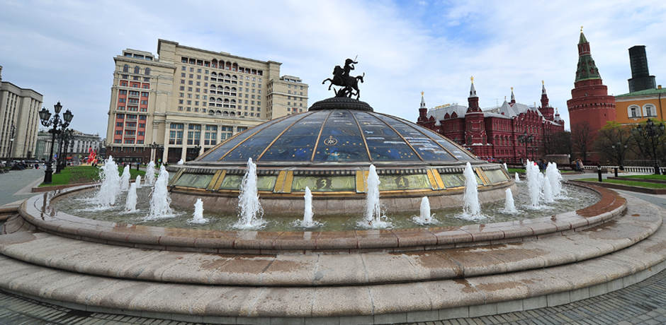 Фонтан &laquo;Часы Мира&raquo;, Манежная площадь